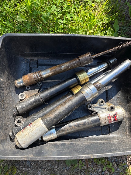 Yamaha skoottereiden etupumput