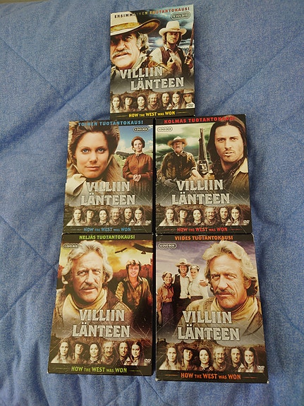 Villiin länteen DVD-boksit koko sarja