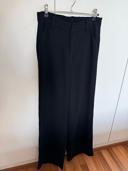 Black Swan suorat housut 34