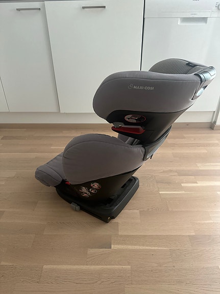Maxi-cos Rodifix lastenistuin 15-35kg lapselle.
