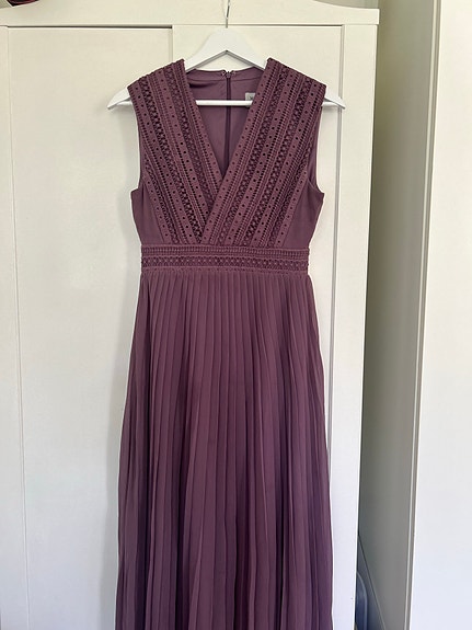 Juhlamekko violetti 34