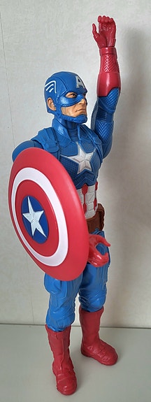 Captain America -toimintafiguuri kilvellä
