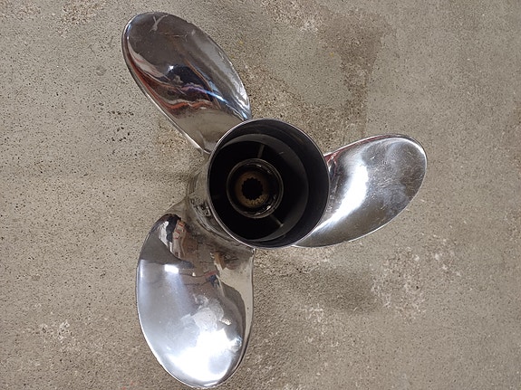 Yamaha Saltwater Series teräspotkuri 15 1/4 x 19 - T