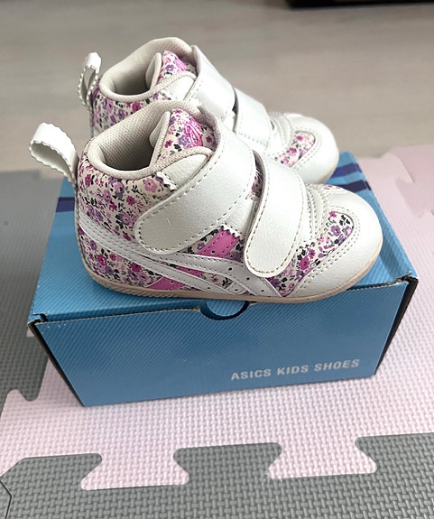 Asics kengät 21