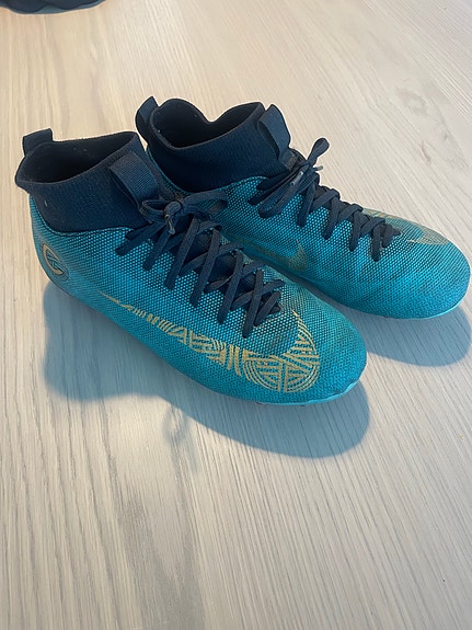 Nike Mercurial jalkapallokengät 34