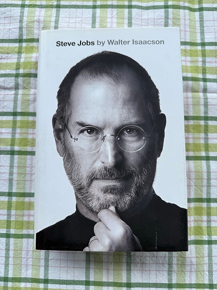 Steve Jobs by Walter Isaacson kirja (englanninkielinen)