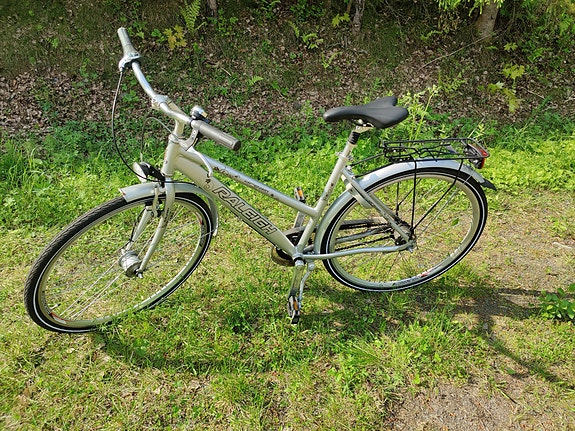 Raleigh naisten kaupunkipyörä 53 cm 28"