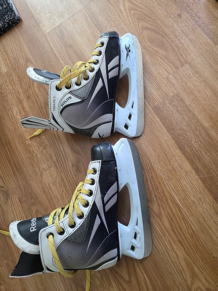 Reebok jääkiekkoluistimet koko 34