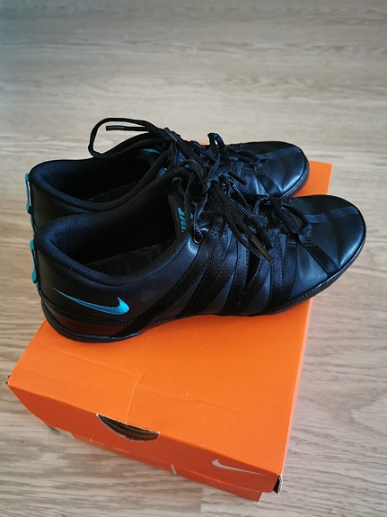 Naisten sisäpelikengät Nike Air Zoom koko 36