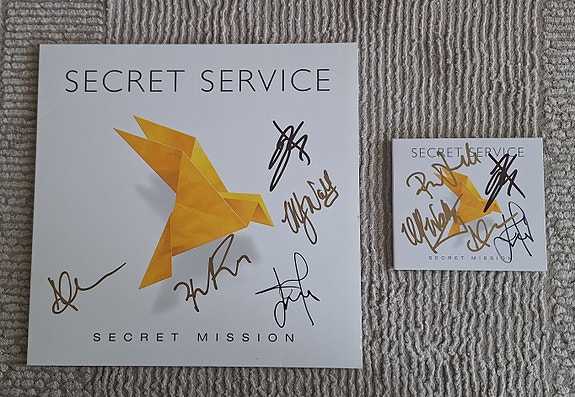 Secret Service - Secret Mission LP+CD nimikirjoituksilla
