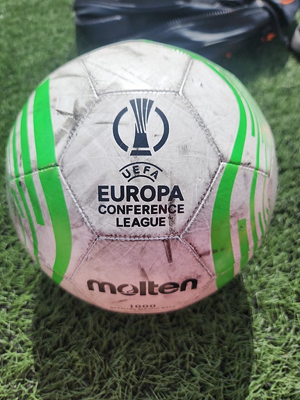 Molten 1000 UEFA Europa Conference League jalkapallo koko 4