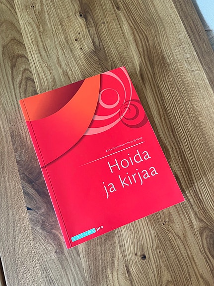 Hoida ja kirjaa oppikirja