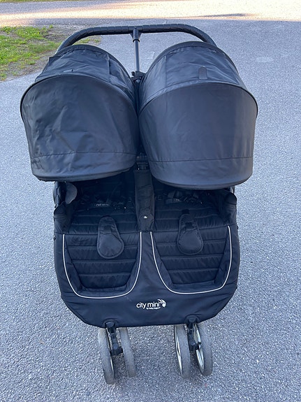 Baby Jogger City Mini Double -tuplarattaat musta