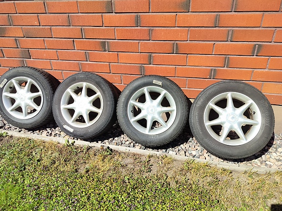 Toyota kesärenkaat.