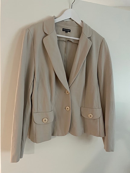 Hansmarkin vaalea beige bleiseri (koko 46)