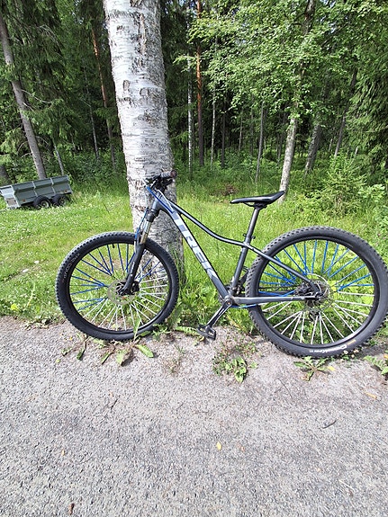 Myydään trek maastopyörä koko S