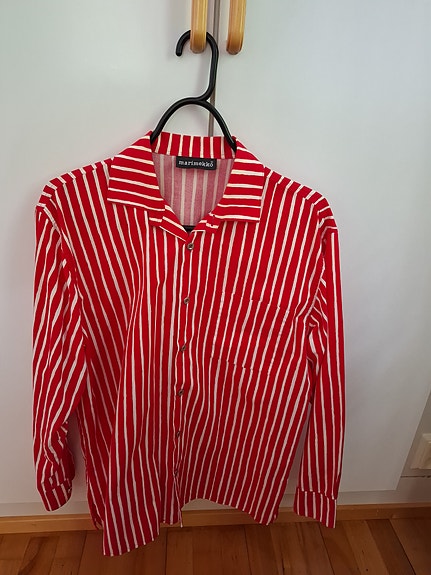 Marimekko miesten puuvillapaita  punainen raidallinen