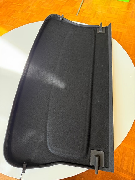 Audi tavaratilan suojaverho / hattuhylly