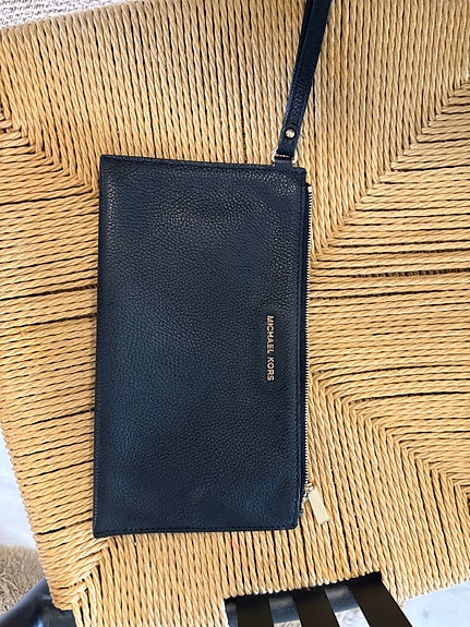 Michael Kors nahkainen rannelaukku / clutch musta naiset