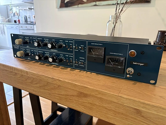 Behringer 369-KT