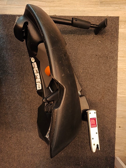 Cybex Base Q-fix  telakka autoon