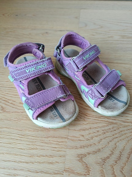 Viking sandaalit 24