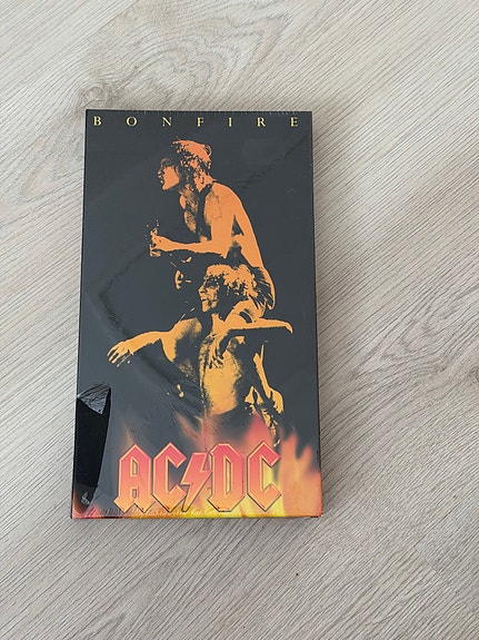 AC/DC Bonfire CD-boksi