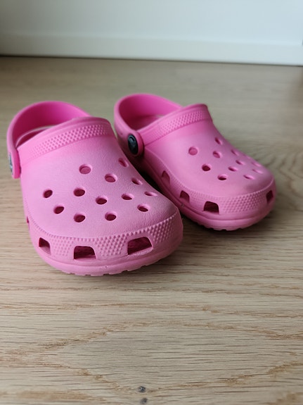 Crocs C8 sandaalit 24-25