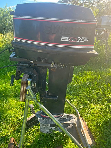 Evinrude 20 XP pitkä rikinen.