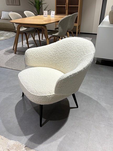 Boconcept, Charlotte-nojatuoli, ovh: 2.199 eur