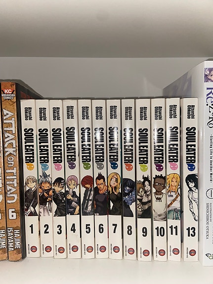 Soul eater and Tokyo ghoul manga volumes in finnish
