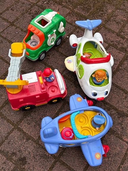 Fisher-Price Little People leikkiautot ja lentokoneet