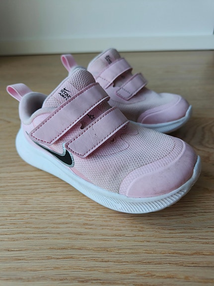 Nike lenkkarit 25
