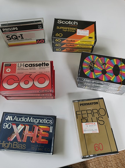 C-kasetteja 60–90 min