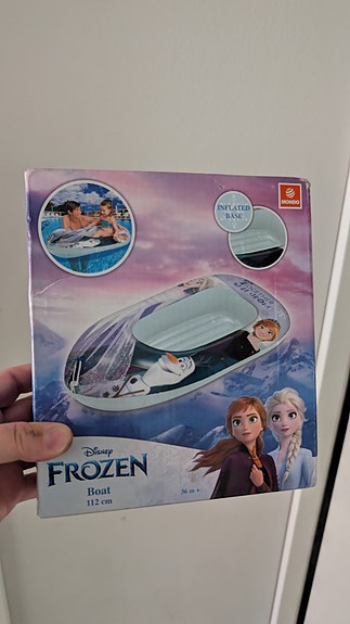 Frozen kumivene