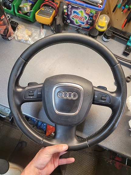 Audi A8 D3 Sport ohjauspyörä F1 vaihteilla ja bägillä