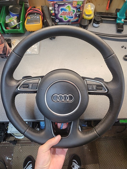 Audi Q7 4L Facelift Sport ohjauspyörä F1 vaihteilla ja bägillä