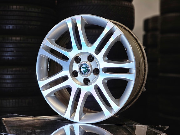 Skoda RS 18" THEMISTO OEM vannesarja