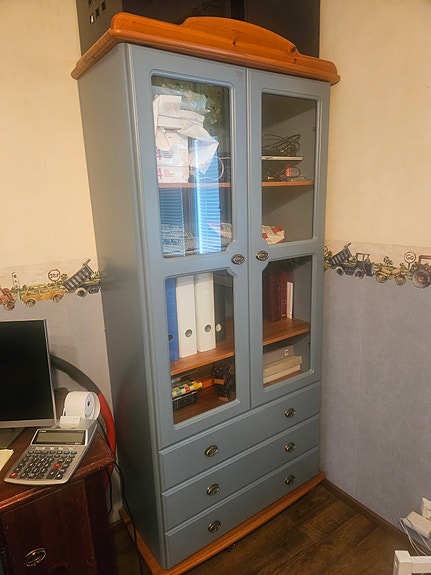 Laulumaa Victoria vitriini/lipasto