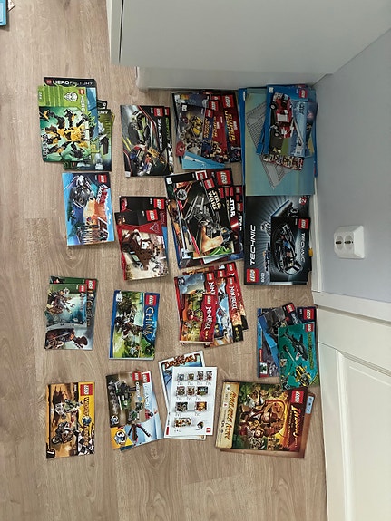 Lego laatikoita