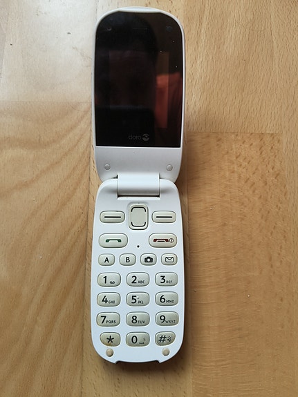 Doro simpukkapuhelin punainen