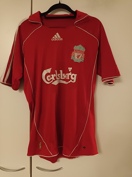 Liverpool pelipaita