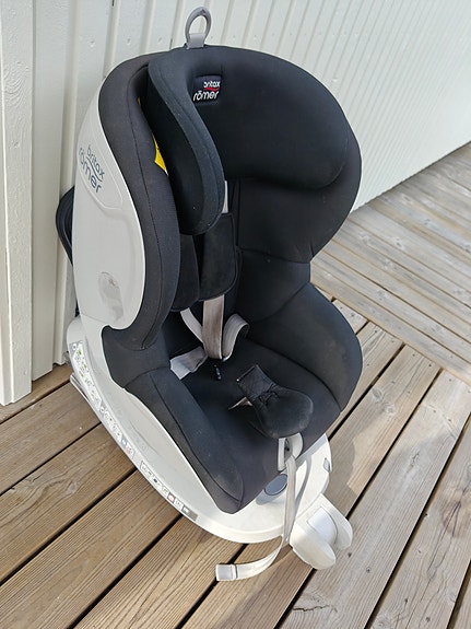 Britax Römer dualfix turvaistuin 0–18