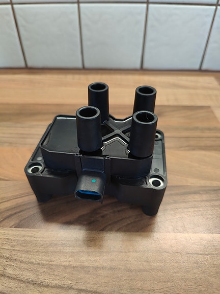 Ford Focus mk2 sytytyspuola ja -johdot
