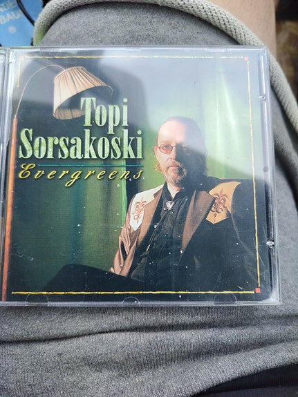 Topi Sorsakoski CD-levyt Evergreens ja Muukalainen
