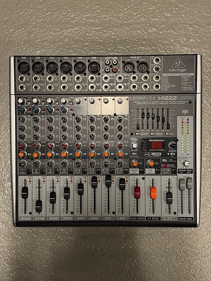 Behringer Xenyx X1222USB mikseri