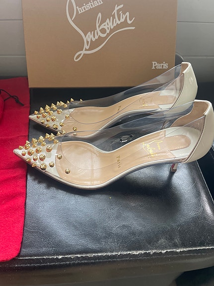 Christian Louboutin aidot upeat korkokengät koko 39 nahkaa, niittikoristeet