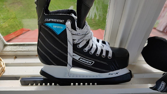 Bauer Supreme Enforcer koko 40 luistimet