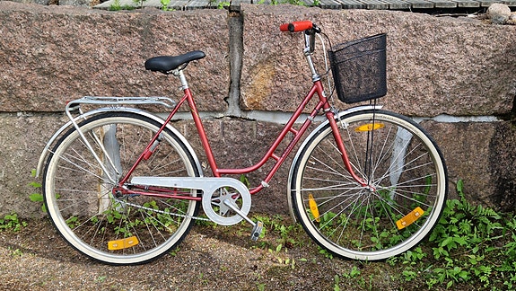 3 vaihteinen Crescent kaupunkipyörä 28"