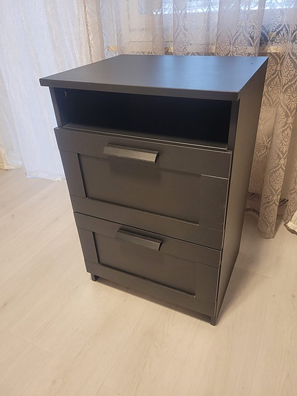 Lipasto IKEA Brimnes